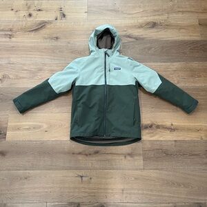 Patagonia Green Raincoat with Hood and Weather-Resistant Material